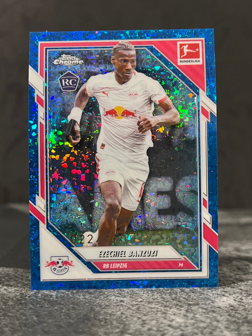 2025-26-topps-chrome-bundesliga-rookie-blue-mini-diamond-ezechiel-banzuzi-150-rb-leipzig-02-back