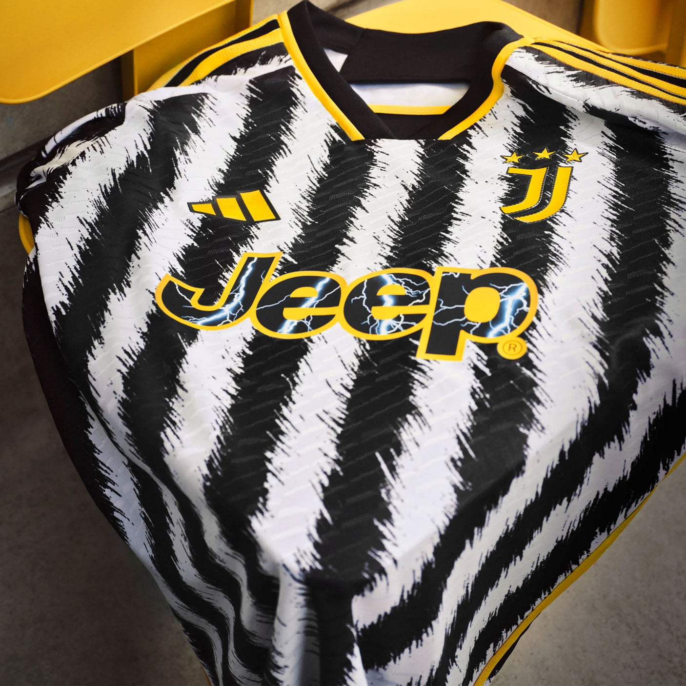adidas Men's Juventus 2023/24 Authentic Home Jersey White/Black Logo