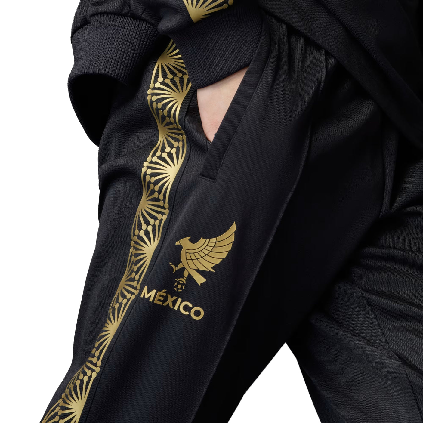 adidas Men's Mexico 2025/26 Track Pants Black/Gold Crest