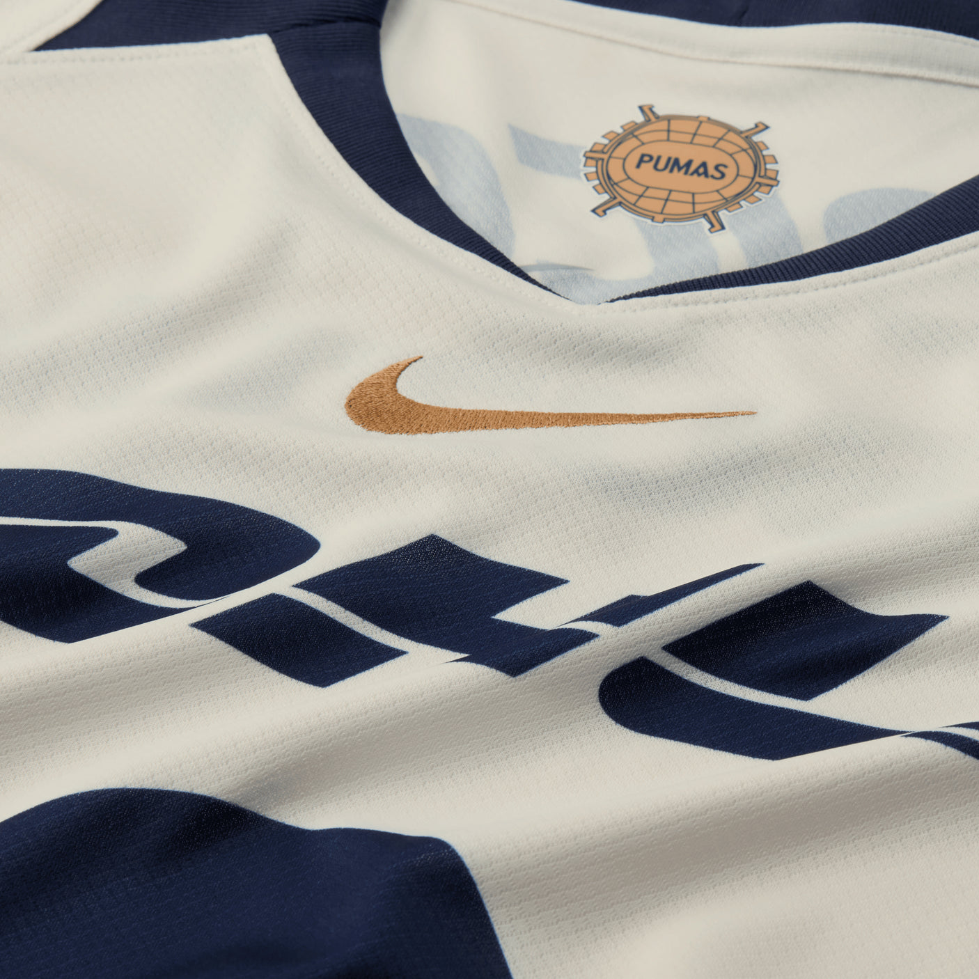 Nike Men's Pumas UNAM 2025/26 Home Jersey Sail/Obsidian/Club Gold Crest