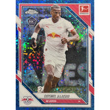 2025-26-topps-chrome-bundesliga-rookie-blue-mini-diamond-ezechiel-banzuzi-150-rb-leipzig-02-front