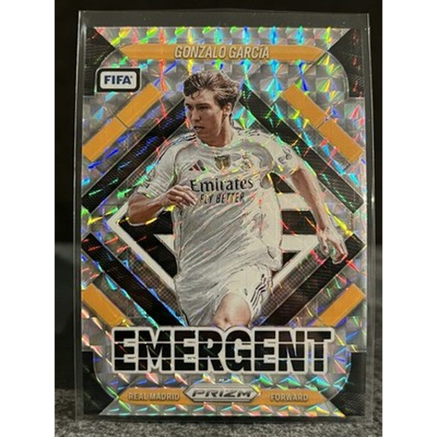2025-26 Panini Prizm FIFA Gonzalo García EMERGENT Silver Mosaic Prizm Real Madrid