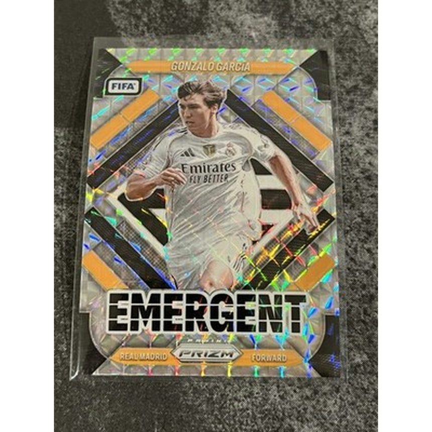 2025-26 Panini Prizm FIFA Gonzalo García EMERGENT Silver Mosaic Prizm Real Madrid