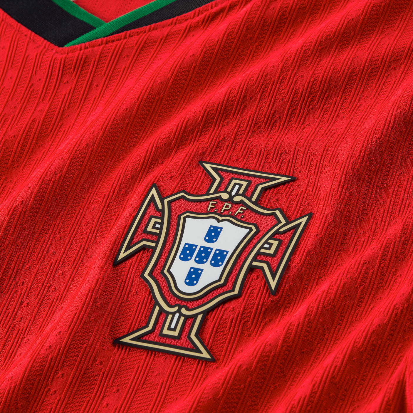 Nike Men's Portugal 2024/25 Dri-FIT ADV Home Jersey Red/Green Crest