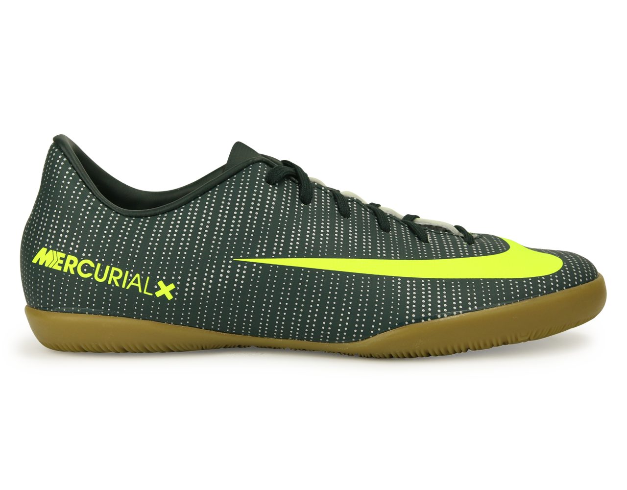 White cr7 indoor sales shoes