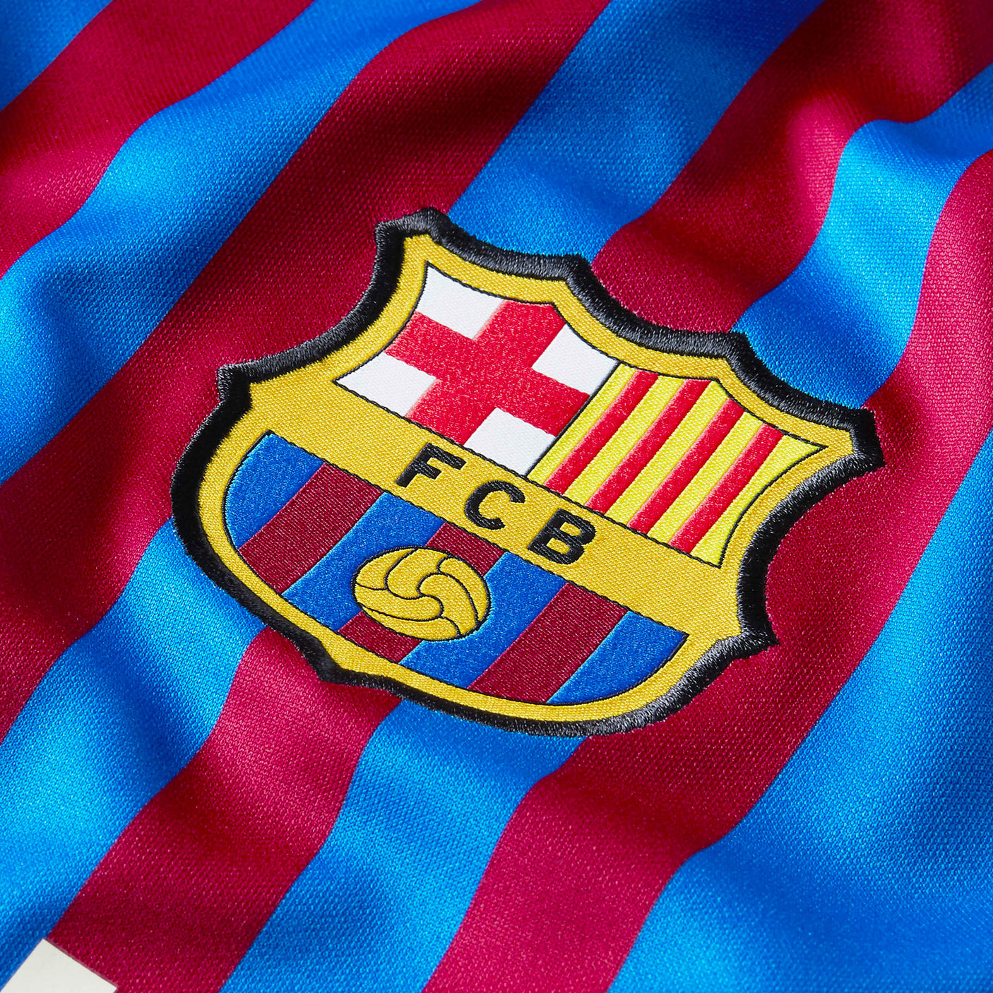 Nike Men's FC Barcelona 2021/22 Home Jersey Soar/Pale Ivory Shield